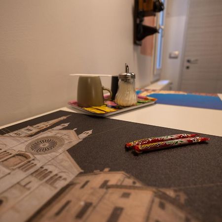 La Pomposa Del Teatro Hotell Modena Eksteriør bilde